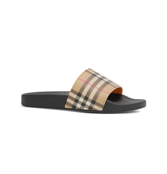 Sandales ou claquettes : que choisir pour l'été ?