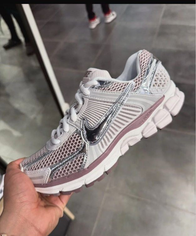 Nike Vomero 5