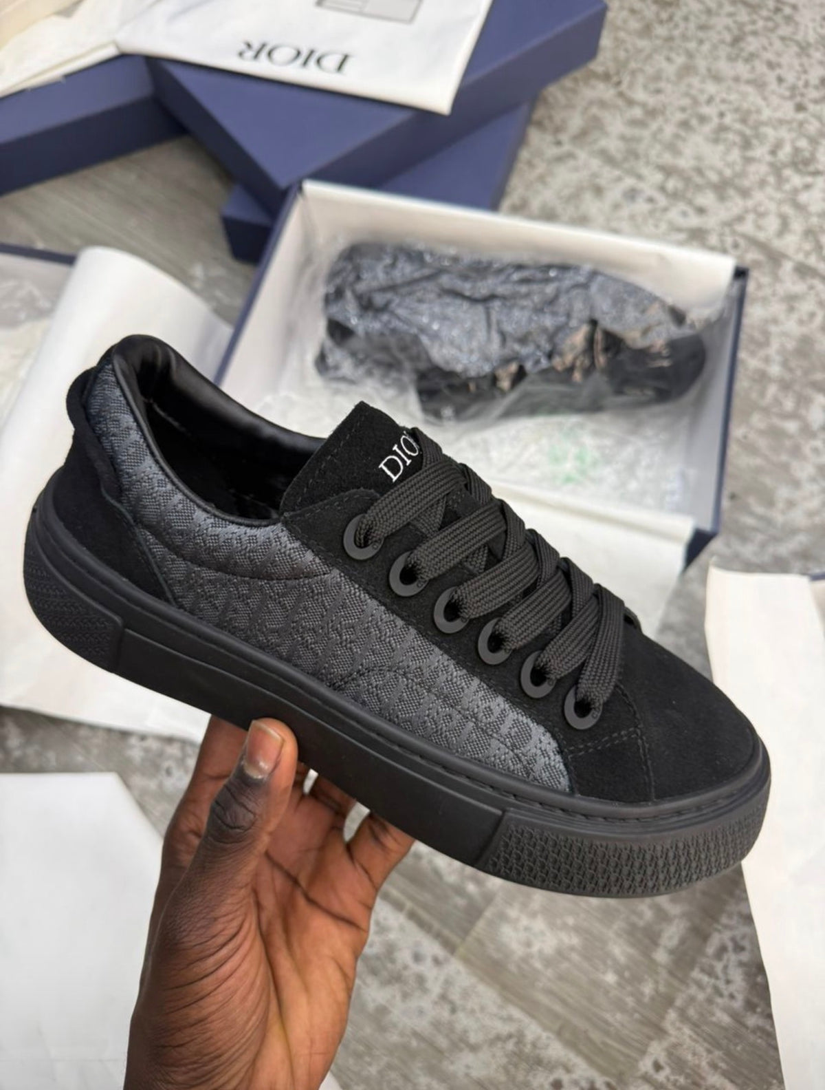 Dior B33