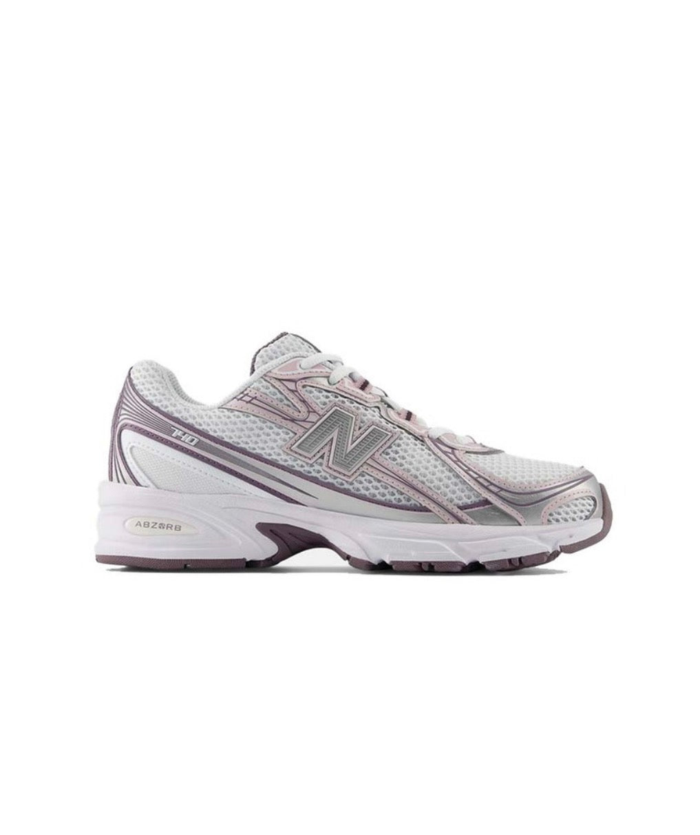 New Balance 740